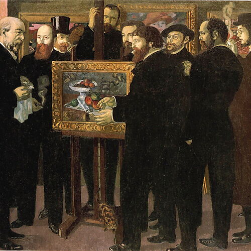 Maurice Denis zeigt zehn Personen in der Galerie Vollard, die sich um ein gerahmtes Stillleben Paul Cézannes auf einer Staffelei versammeln.